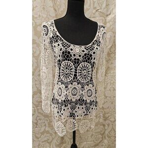 ✨✨Boston Proper Crocheted Pullover Top Medium